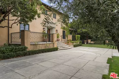 305 S June St, Los Angeles, CA 90020 - Photo 3
