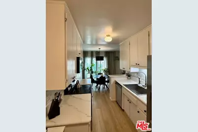 5376 Fairview Blvd #104, Los Angeles, CA 90056 - Photo 5