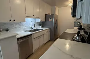 5376 Fairview Blvd, Los Angeles, CA 90056 - Photo 9