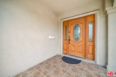 17550 Collins St, Encino, CA 91316 - Photo 3