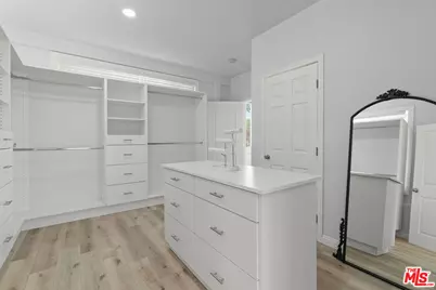 1250 S Windsor Blvd, Los Angeles, CA 90019 - Photo 11