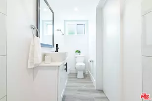 1597 W 37th St, Los Angeles, CA 90018 - Photo 9