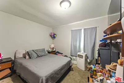 901 E 42nd St, Los Angeles, CA 90011 - Photo 7
