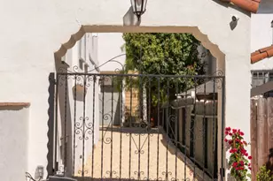 1338 S Cloverdale Ave, Los Angeles, CA 90019 - Photo 37