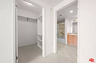 267 S San Pedro St, Los Angeles, CA 90012 - Photo 29