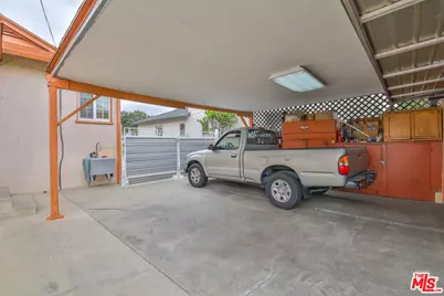 11615 Simms Ave, Inglewood, CA 90303 - Photo 9