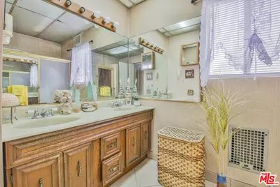 11615 Simms Ave, Inglewood, CA 90303 - Photo 7
