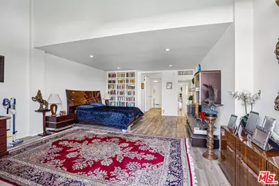 325 N Oakhurst Dr #Ph2, Beverly Hills, CA 90210 - Photo 25