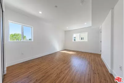 10810 Hesby St, North Hollywood, CA 91601 - Photo 31