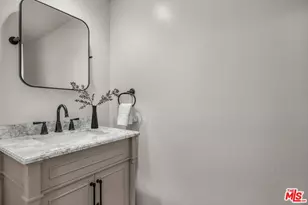 3225 Iredell Ln, Studio City, CA 91604 - Photo 23