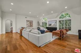 3225 Iredell Ln, Studio City, CA 91604 - Photo 29