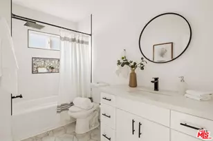 8356 Naylor Ave, Los Angeles, CA 90045 - Photo 21