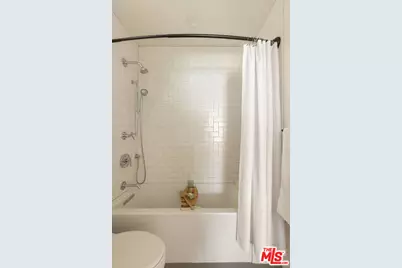 2955 8th Ave, Los Angeles, CA 90018 - Photo 25