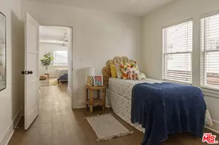2955 8th Ave, Los Angeles, CA 90018 - Photo 29