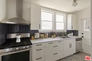 2955 8th Ave, Los Angeles, CA 90018 - Photo 13