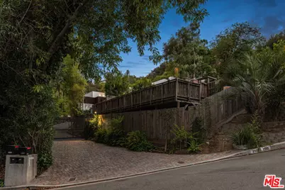 2557 Greenvalley Rd, Los Angeles, CA 90046 - Photo 19