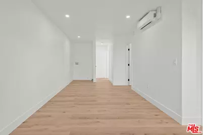 6419 Bonsallo Ave, Los Angeles, CA 90044 - Photo 5