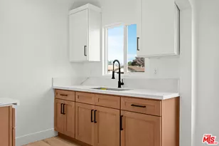 6419 Bonsallo Ave, Los Angeles, CA 90044 - Photo 9