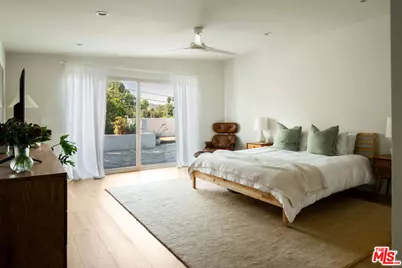 23811 Berdon St, Woodland Hills, CA 91367 - Photo 19