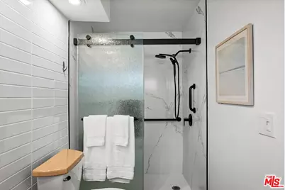 11230 Peach Grove St #208, Los Angeles, CA 91601 - Photo 25