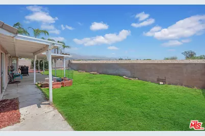 7581 Stoney Creek Dr, Highland, CA 92346 - Photo 21
