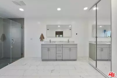 4912 Llano Dr, Woodland Hills, CA 91364 - Photo 29