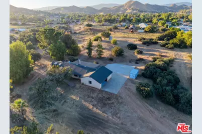 33201 Barber Rd, Santa Clarita, CA 91390 - Photo 1