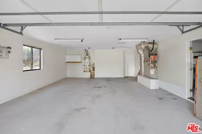 33201 Barber Rd, Santa Clarita, CA 91390 - Photo 25