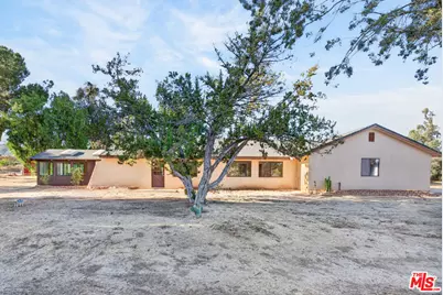 33201 Barber Rd, Santa Clarita, CA 91390 - Photo 3