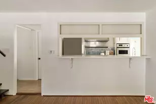 1561 Carmona Ave, Los Angeles, CA 90019 - Photo 11