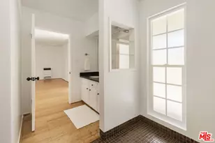 1561 Carmona Ave, Los Angeles, CA 90019 - Photo 33