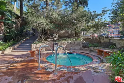 2700 Cahuenga Blvd #2216, Los Angeles, CA 90068 - Photo 27