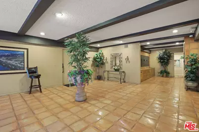 2700 Cahuenga Blvd #2216, Los Angeles, CA 90068 - Photo 5