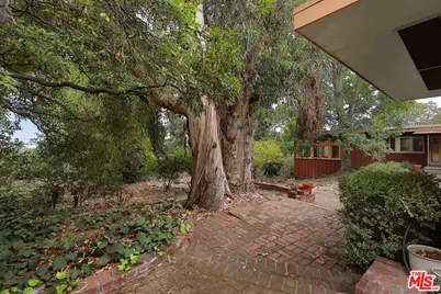 2342 Panorama Dr, La Crescenta, CA 91214 - Photo 31