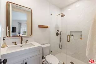 2052 Shadow Creek Dr, Agoura Hills, CA 91301 - Photo 45