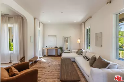 2052 Shadow Creek Dr, Agoura Hills, CA 91301 - Photo 3