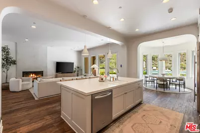 2052 Shadow Creek Dr, Agoura Hills, CA 91301 - Photo 17