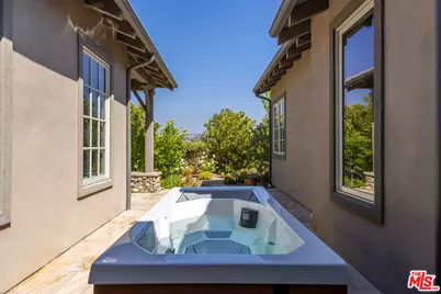 2052 Shadow Creek Dr, Agoura Hills, CA 91301 - Photo 43