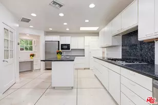 800 Warner Ave, Los Angeles, CA 90024 - Photo 17