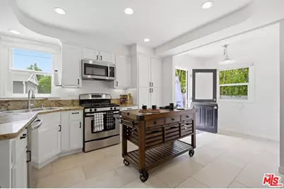 4954 Mammoth Ave, Sherman Oaks, CA 91423 - Photo 13