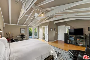 12750 Mulholland Dr, Beverly Hills, CA 90210 - Photo 27