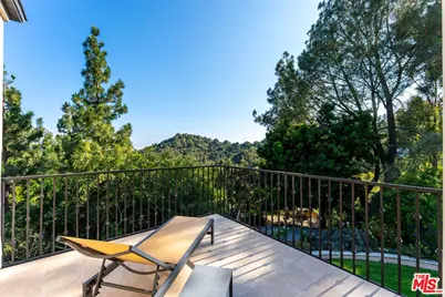 12750 Mulholland Dr, Beverly Hills, CA 90210 - Photo 19