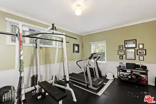 12750 Mulholland Dr, Beverly Hills, CA 90210 - Photo 25