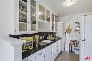 6159 Glen Oak St, Los Angeles, CA 90068 - Photo 47