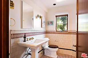 3700 Lowry Rd, Los Angeles, CA 90027 - Photo 29
