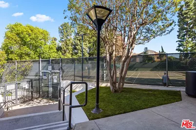 2544 Angelo Dr, Los Angeles, CA 90077 - Photo 43