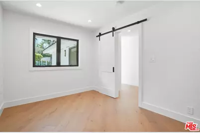 4097 Sapphire Dr, Encino, CA 91436 - Photo 33