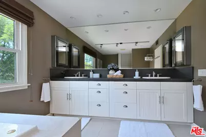 4176 Klump Ave, Studio City, CA 91602 - Photo 17