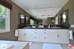 4176 Klump Ave, Studio City, CA 91602 - Photo 17