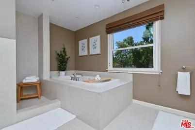 4176 Klump Ave, Studio City, CA 91602 - Photo 19
